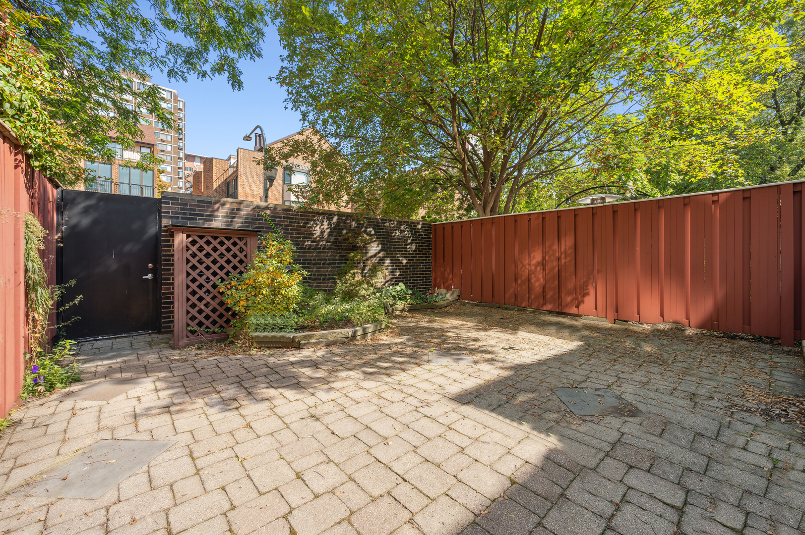 1333 N Sandburg Terrace