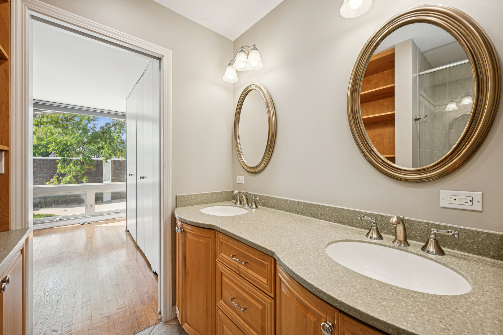 1333 N Sandburg Terrace