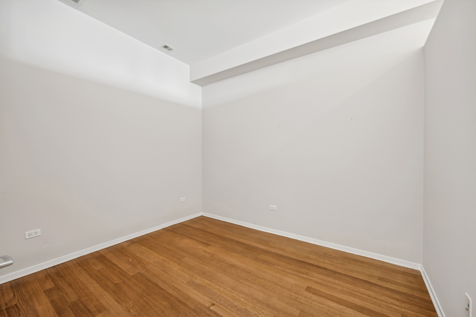 500 W SUPERIOR Street Unit: 1309