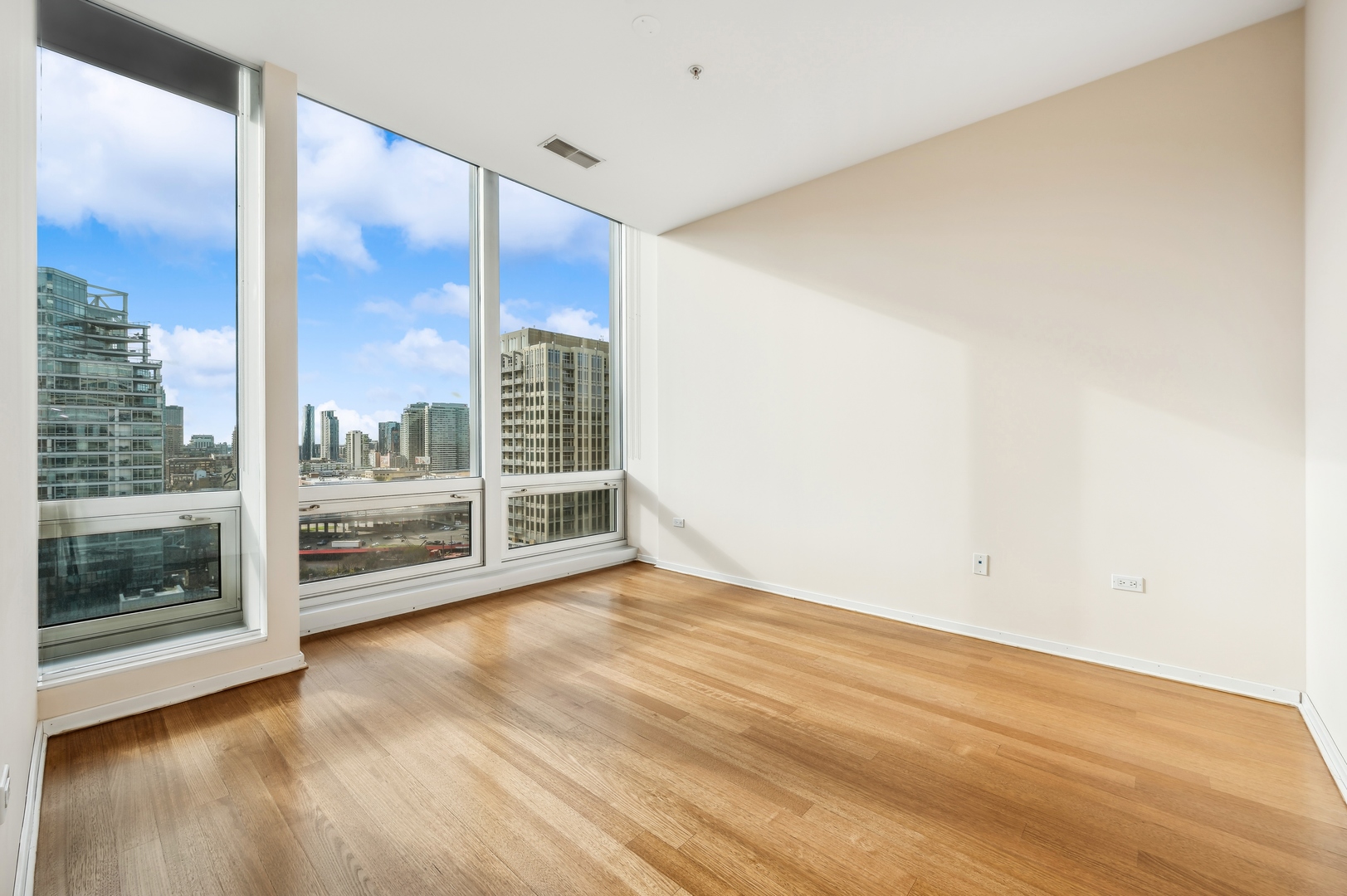500 W SUPERIOR Street Unit: 1309