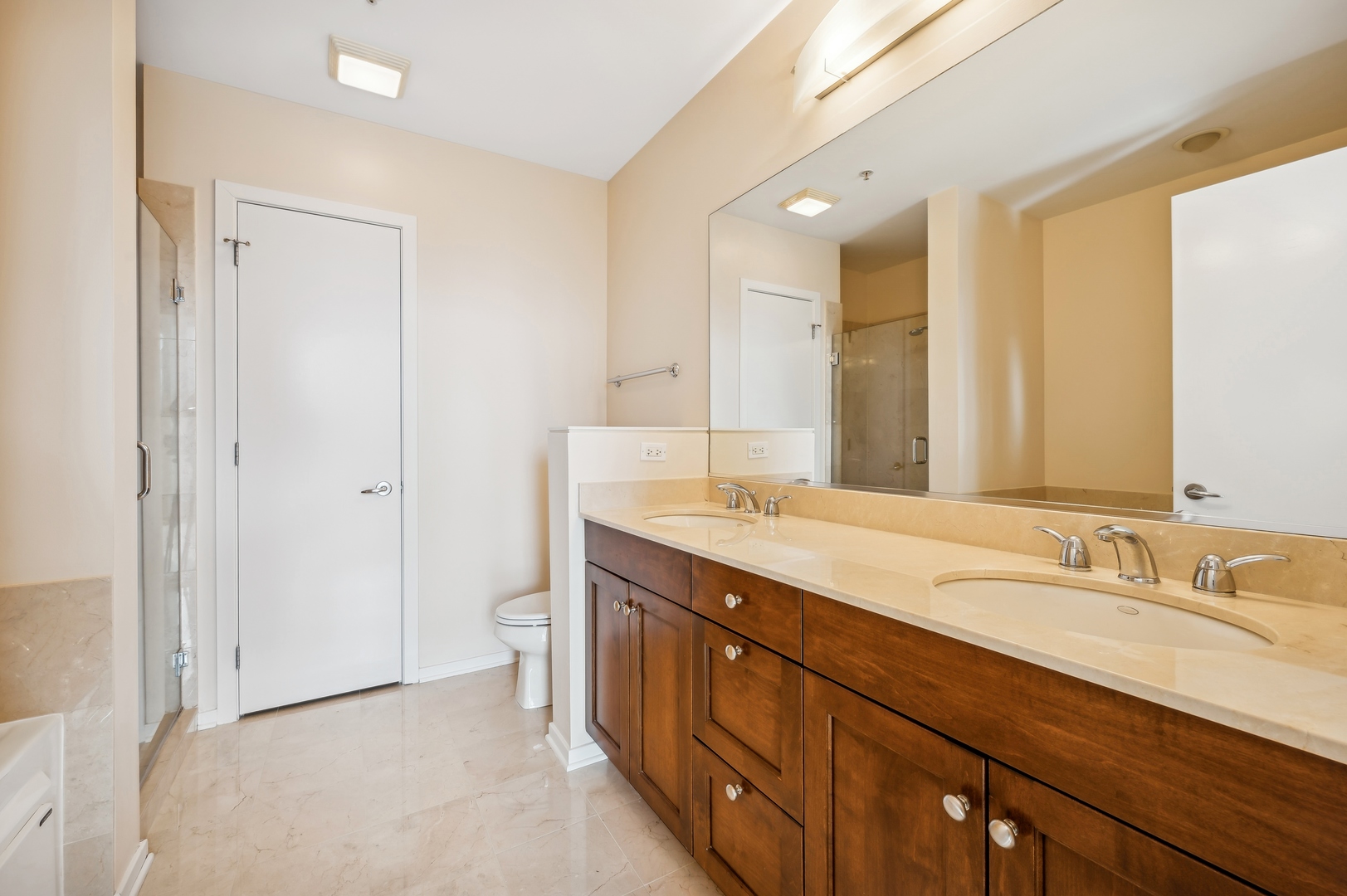 500 W SUPERIOR Street Unit: 1309