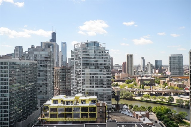 500 W SUPERIOR Street Unit: 1309