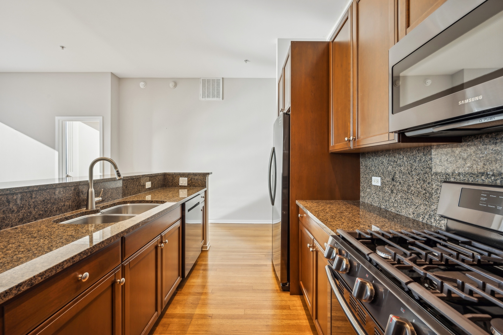 500 W SUPERIOR Street Unit: 1309