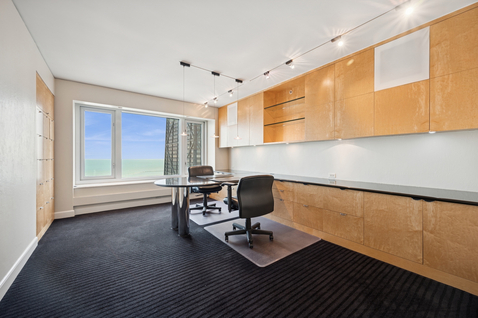 132 E Delaware Place Unit: 5201