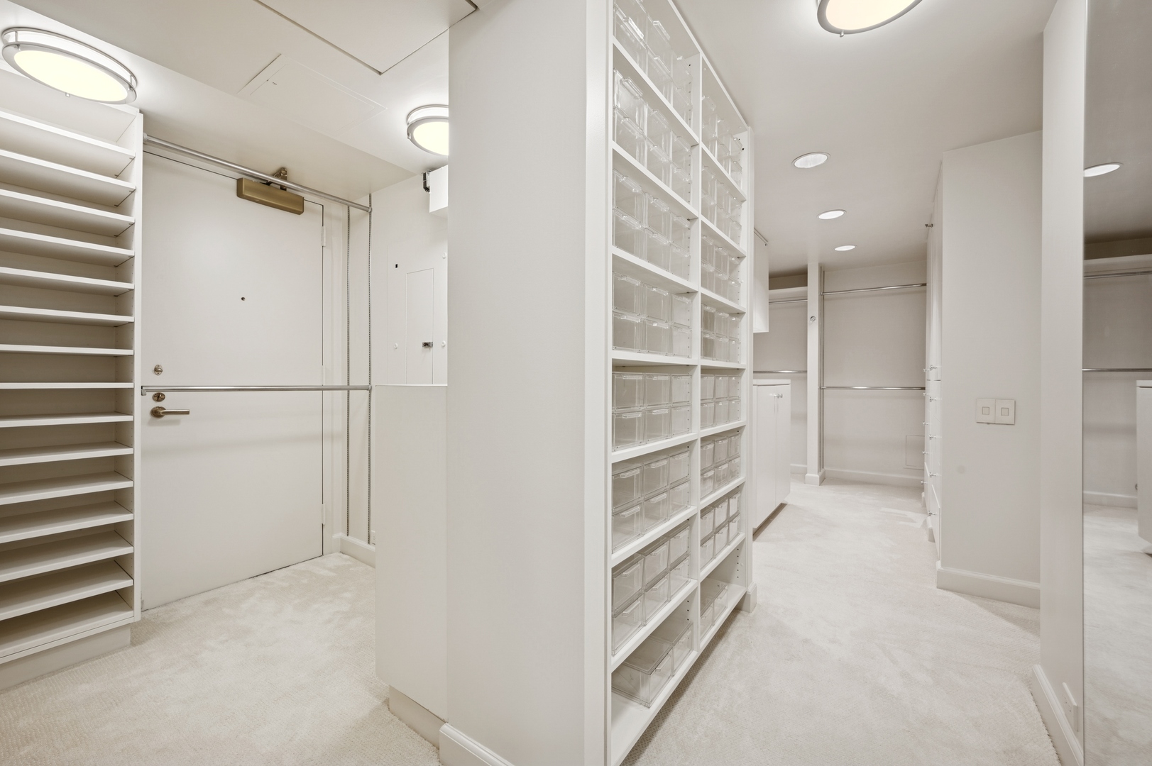 132 E Delaware Place Unit: 5201