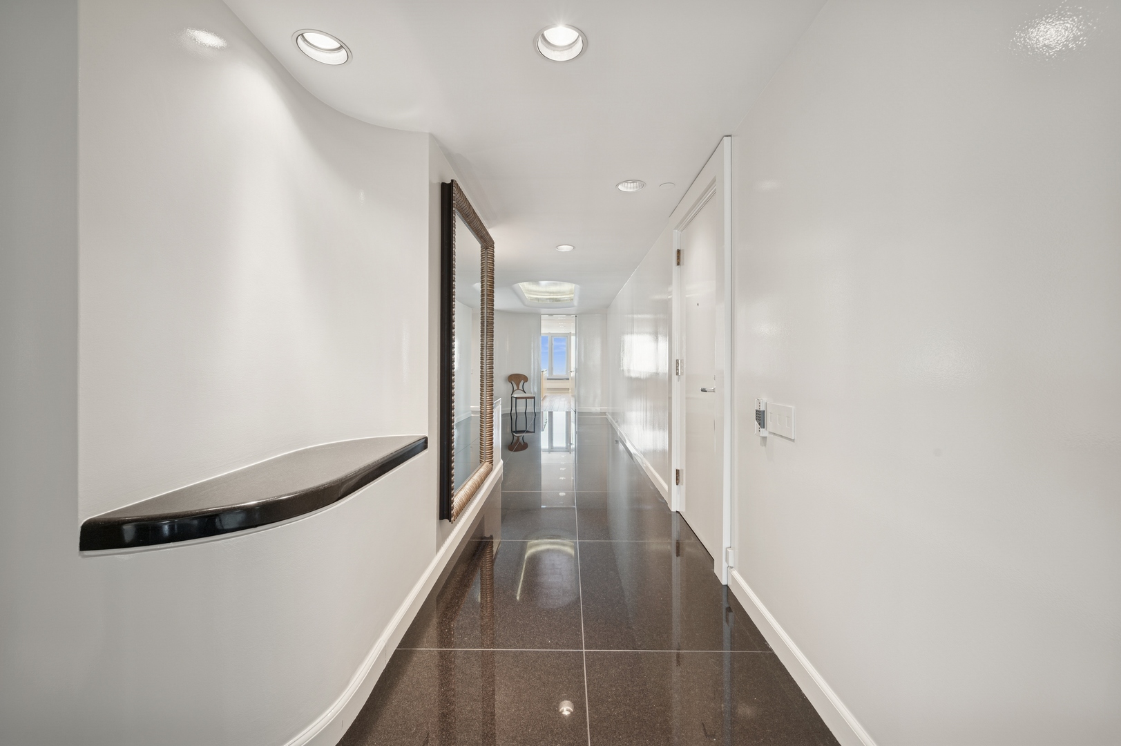 132 E Delaware Place Unit: 5201