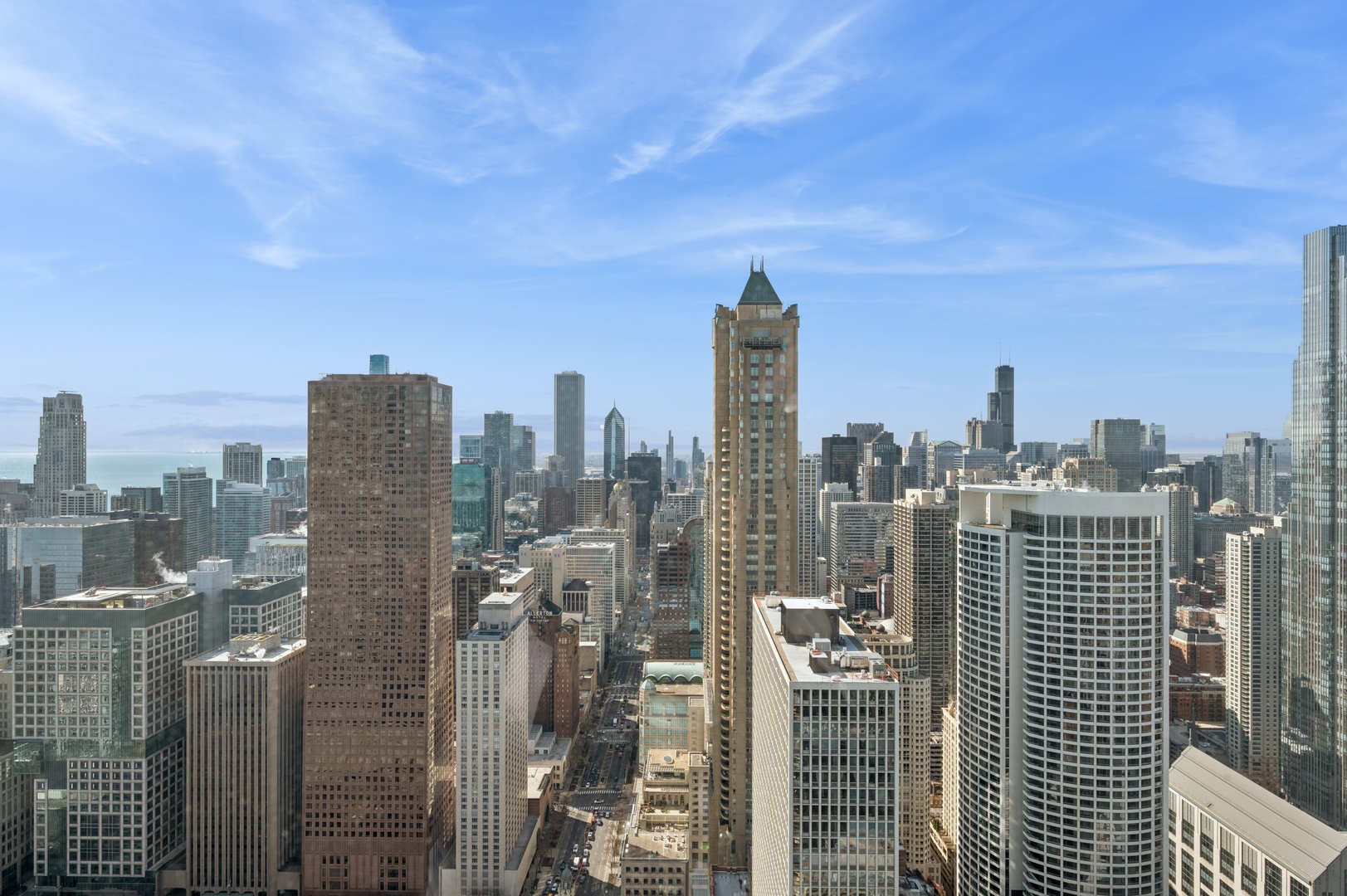 132 E Delaware Place Unit: 5201