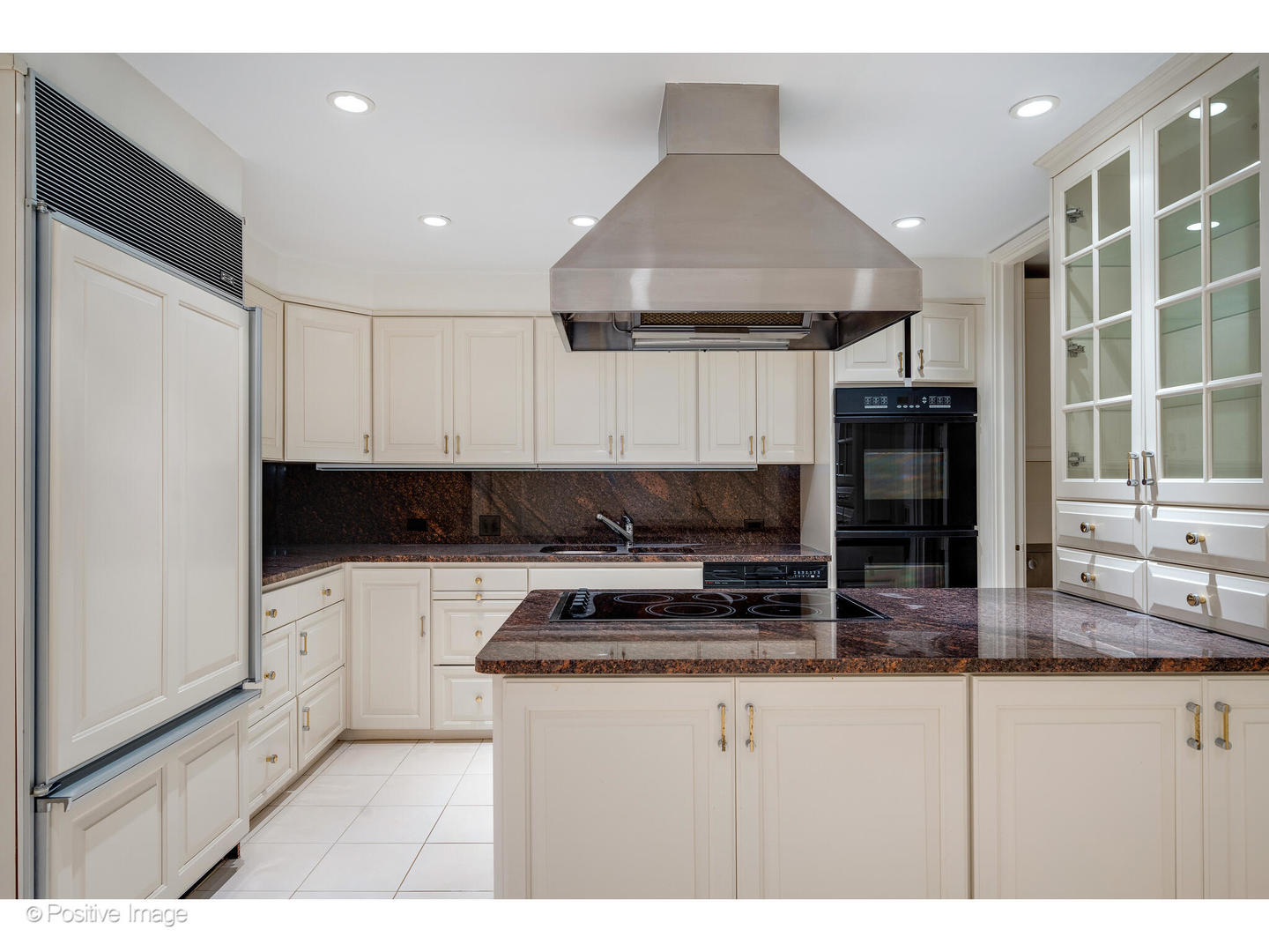 180 E PEARSON Street Unit: 6103-6203