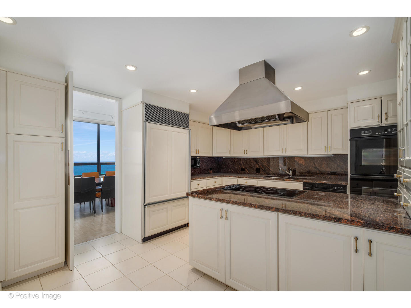 180 E PEARSON Street Unit: 6103-6203