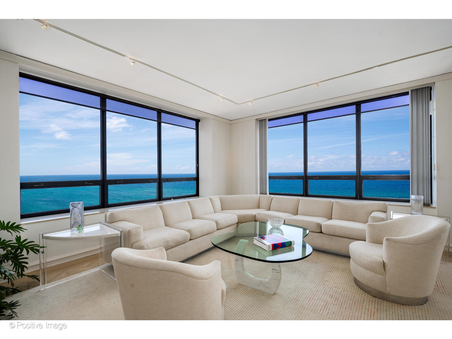 180 E PEARSON Street Unit: 6103-6203