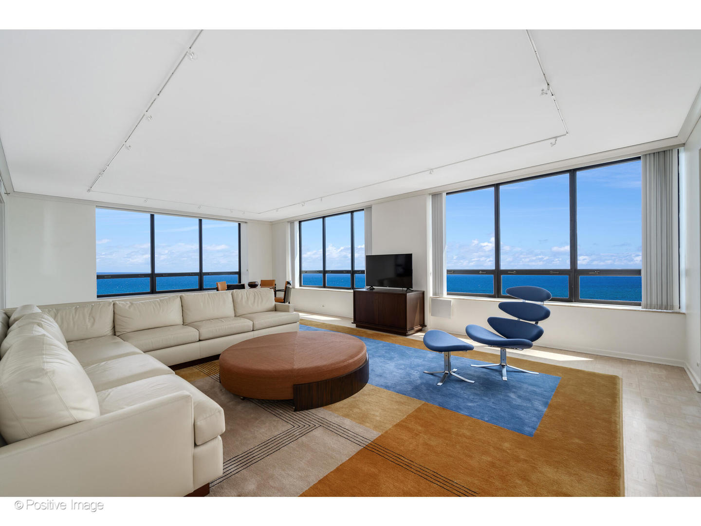 180 E PEARSON Street Unit: 6103-6203