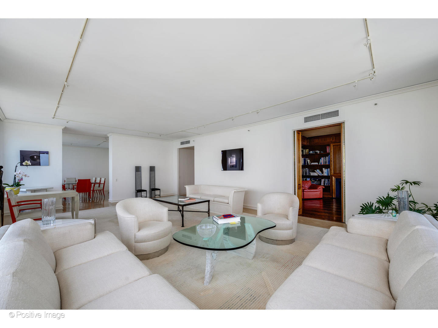 180 E PEARSON Street Unit: 6103-6203