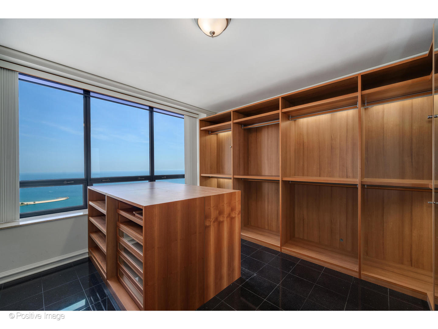 180 E PEARSON Street Unit: 6103-6203