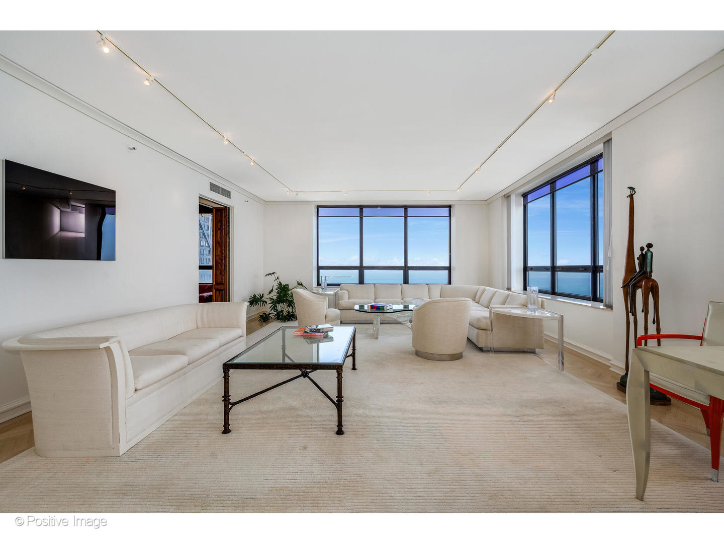 180 E PEARSON Street Unit: 6103-6203