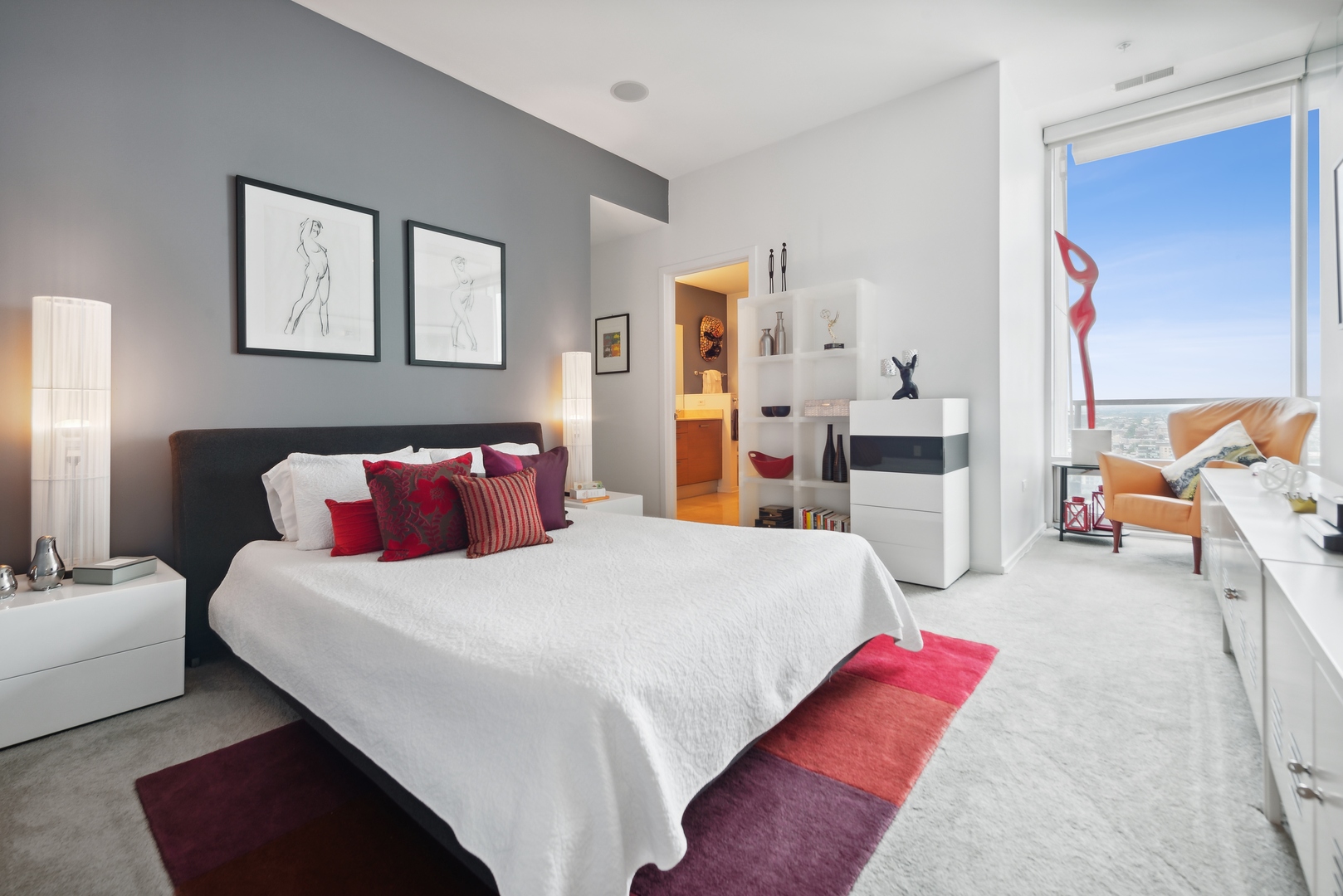 500 W SUPERIOR Street Unit: 2201
