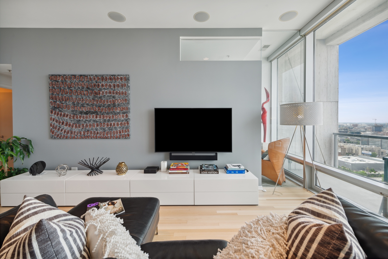 500 W SUPERIOR Street Unit: 2201