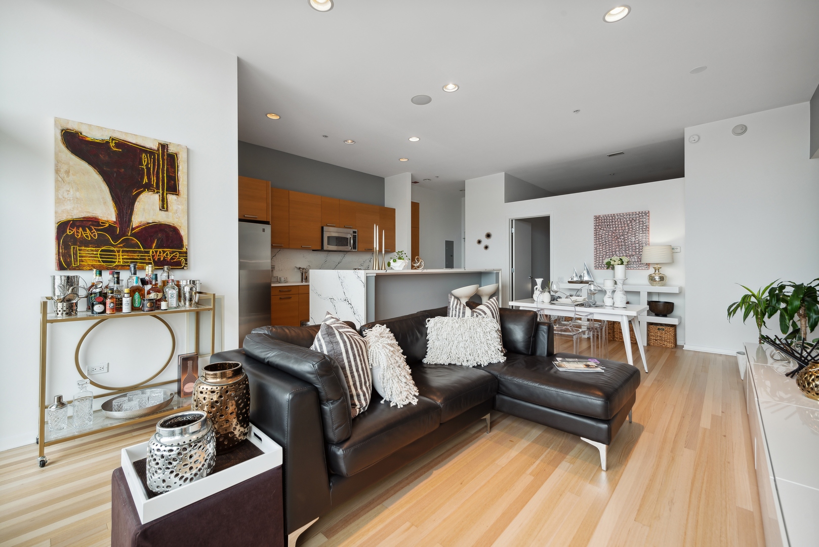 500 W SUPERIOR Street Unit: 2201