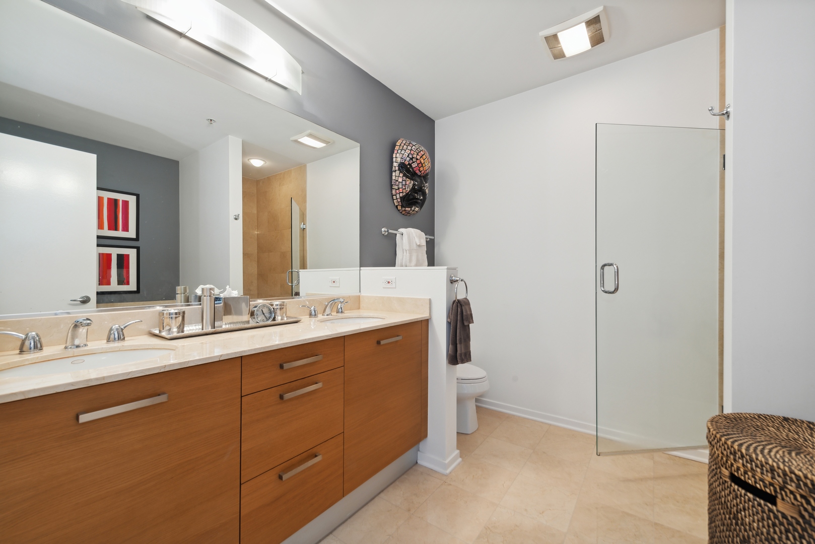 500 W SUPERIOR Street Unit: 2201