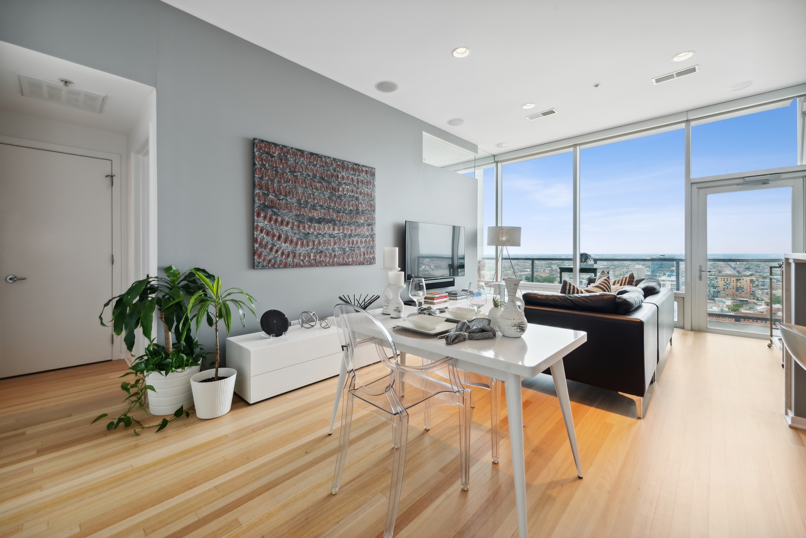 500 W SUPERIOR Street Unit: 2201