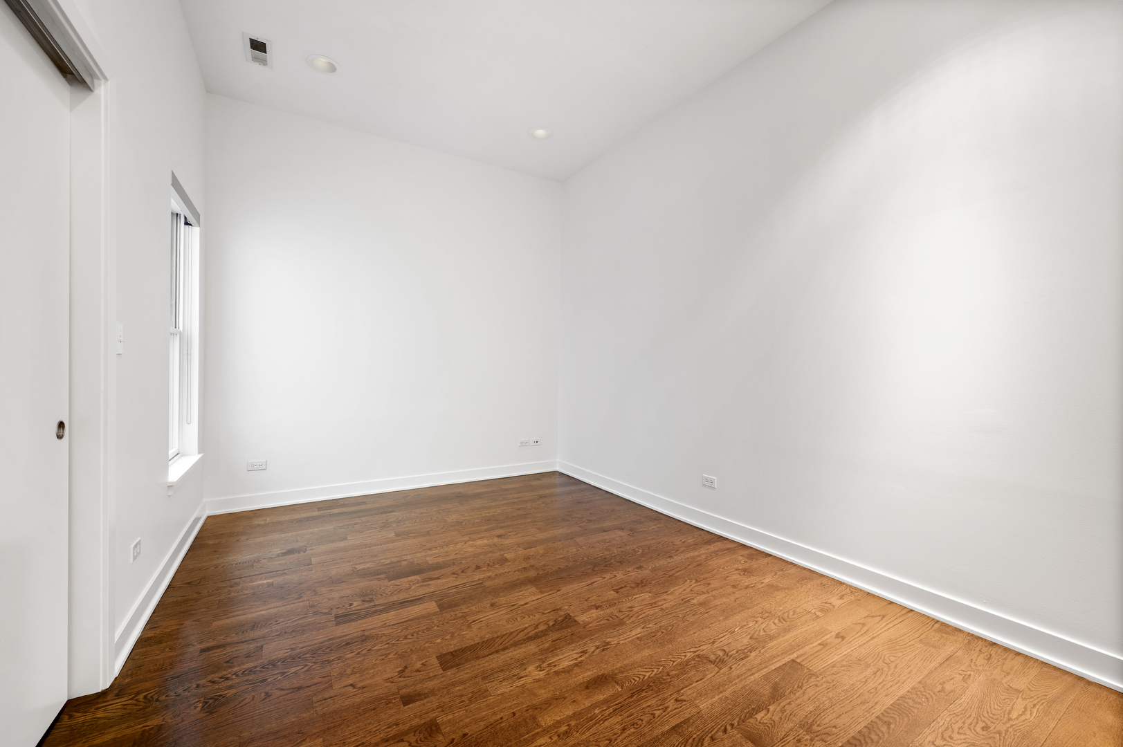 1611 N Hermitage Avenue Unit: 205