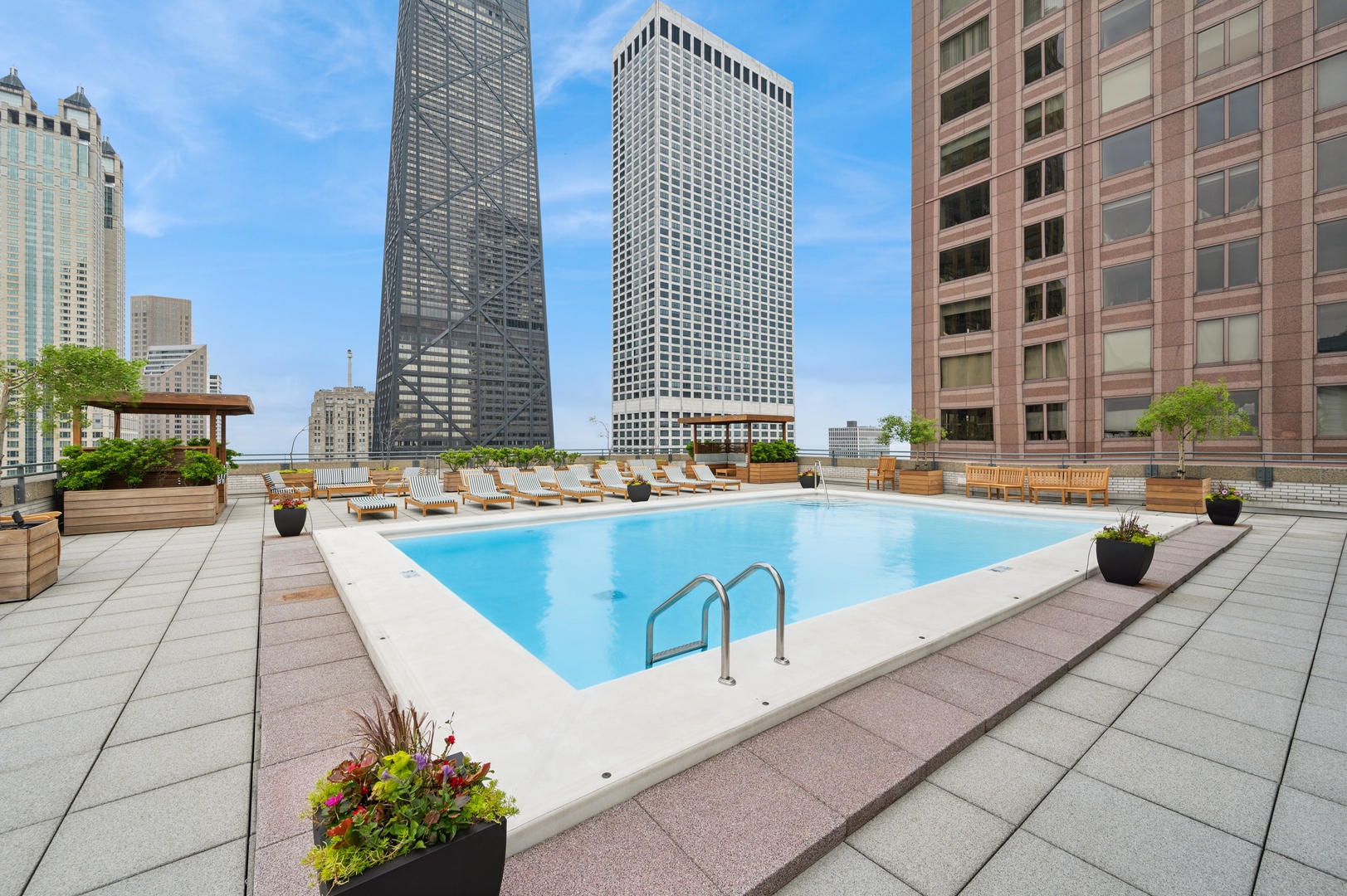 777 N Michigan Avenue Unit: 1001