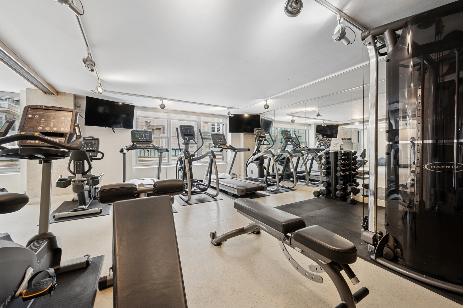 777 N Michigan Avenue Unit: 1001