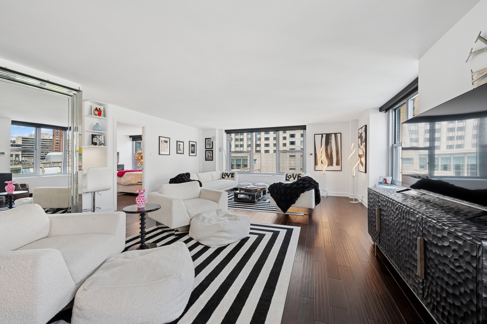 777 N Michigan Avenue Unit: 1001