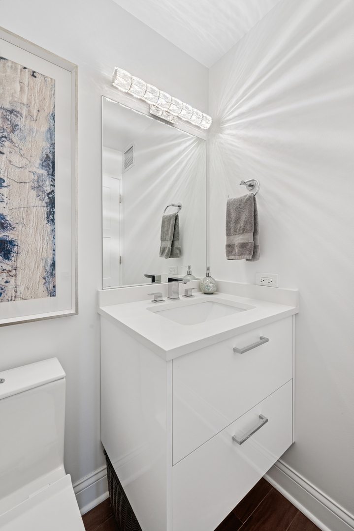 777 N Michigan Avenue Unit: 1001