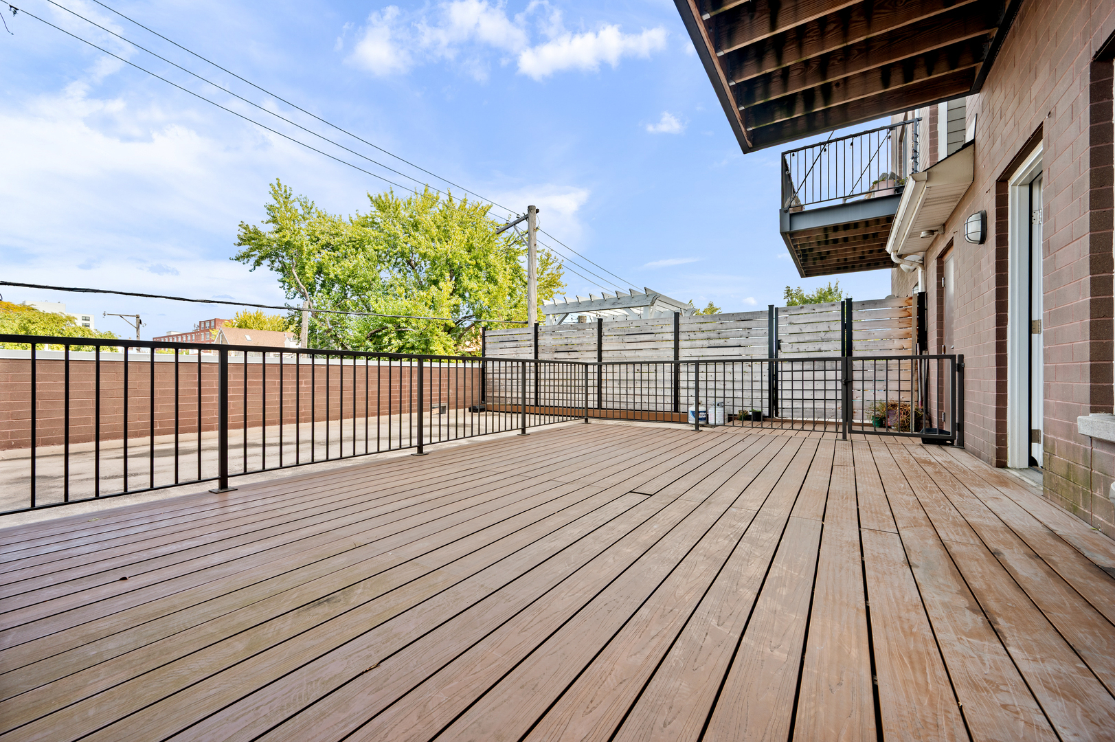1611 N Hermitage Avenue Unit: 205