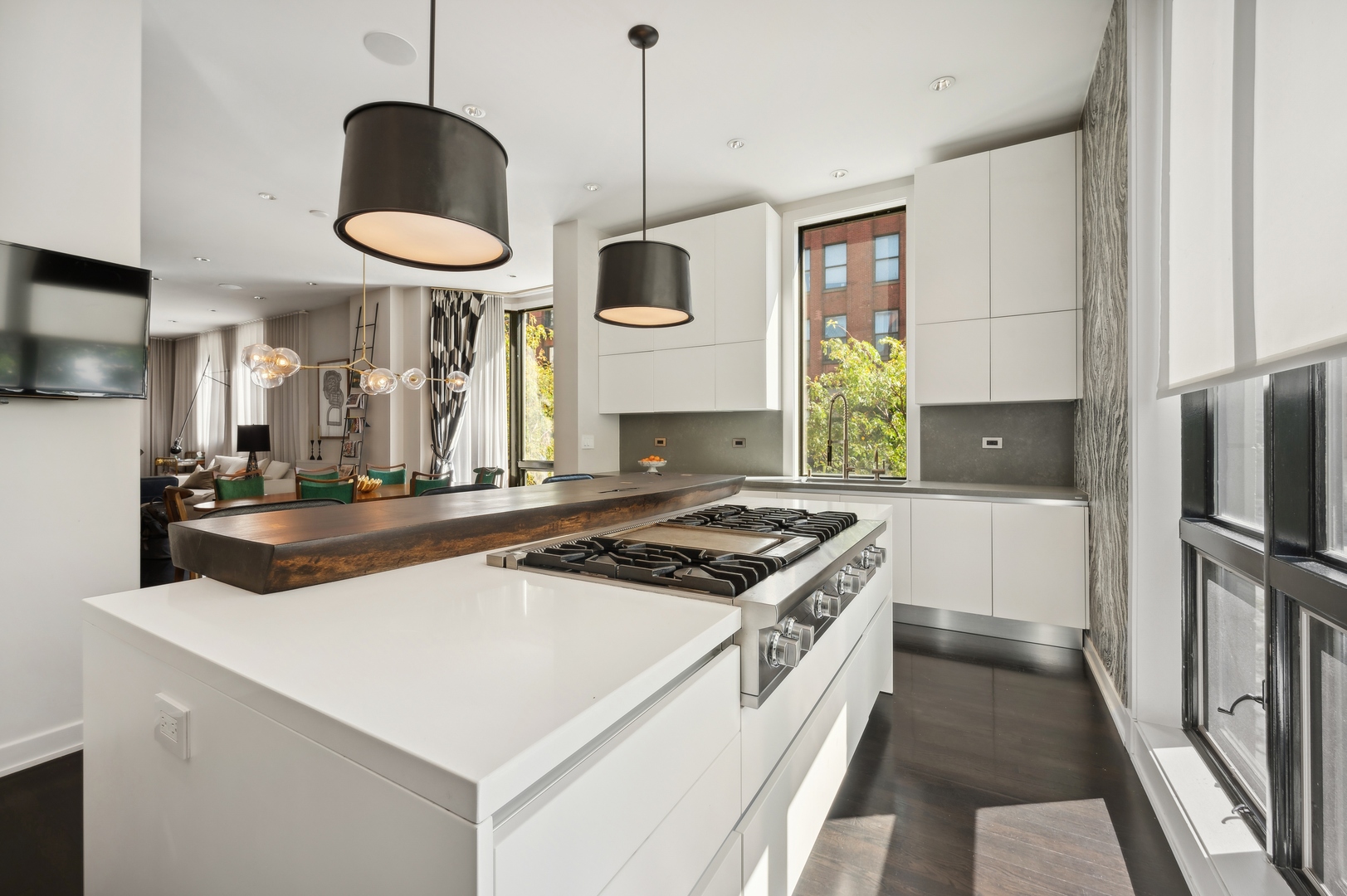 640 W Fulton Street Unit: A