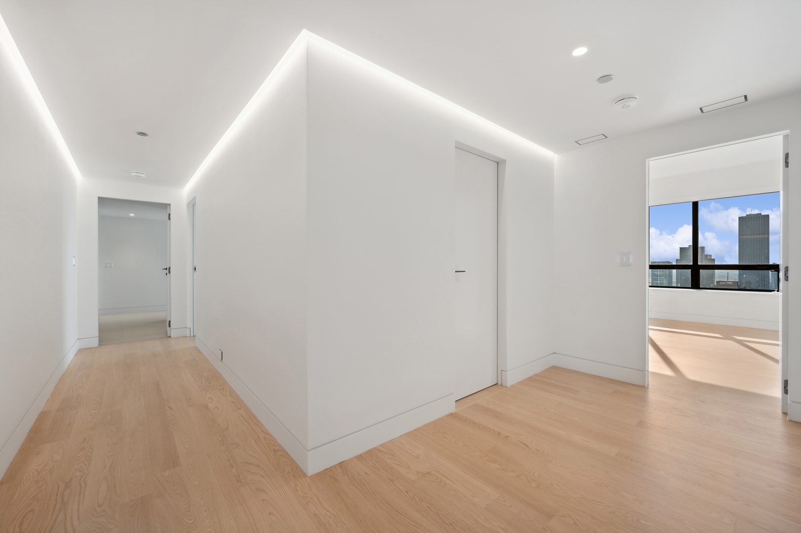 180 E PEARSON Street Unit: 5805