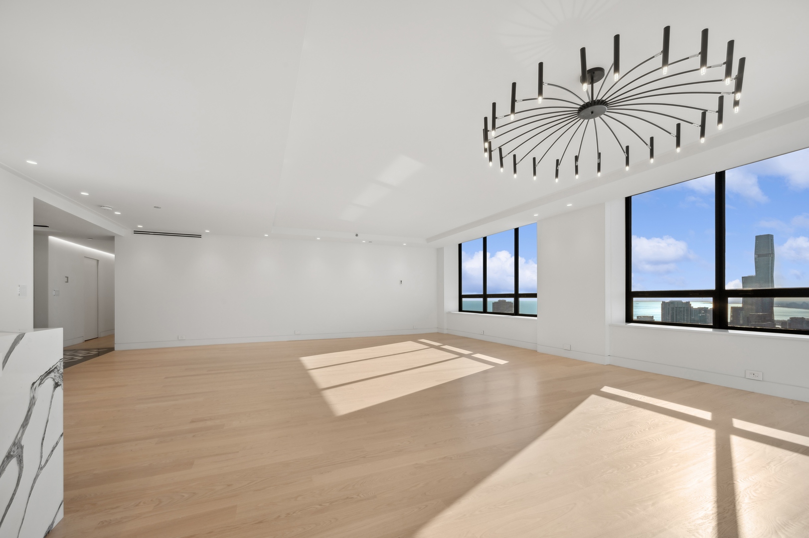 180 E PEARSON Street Unit: 5805