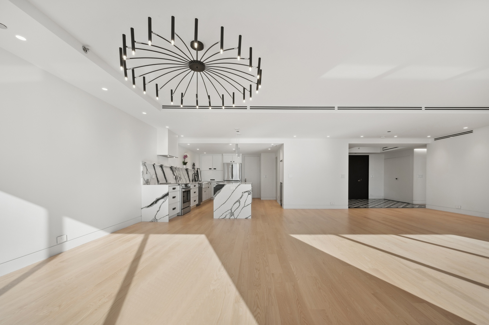 180 E PEARSON Street Unit: 5805