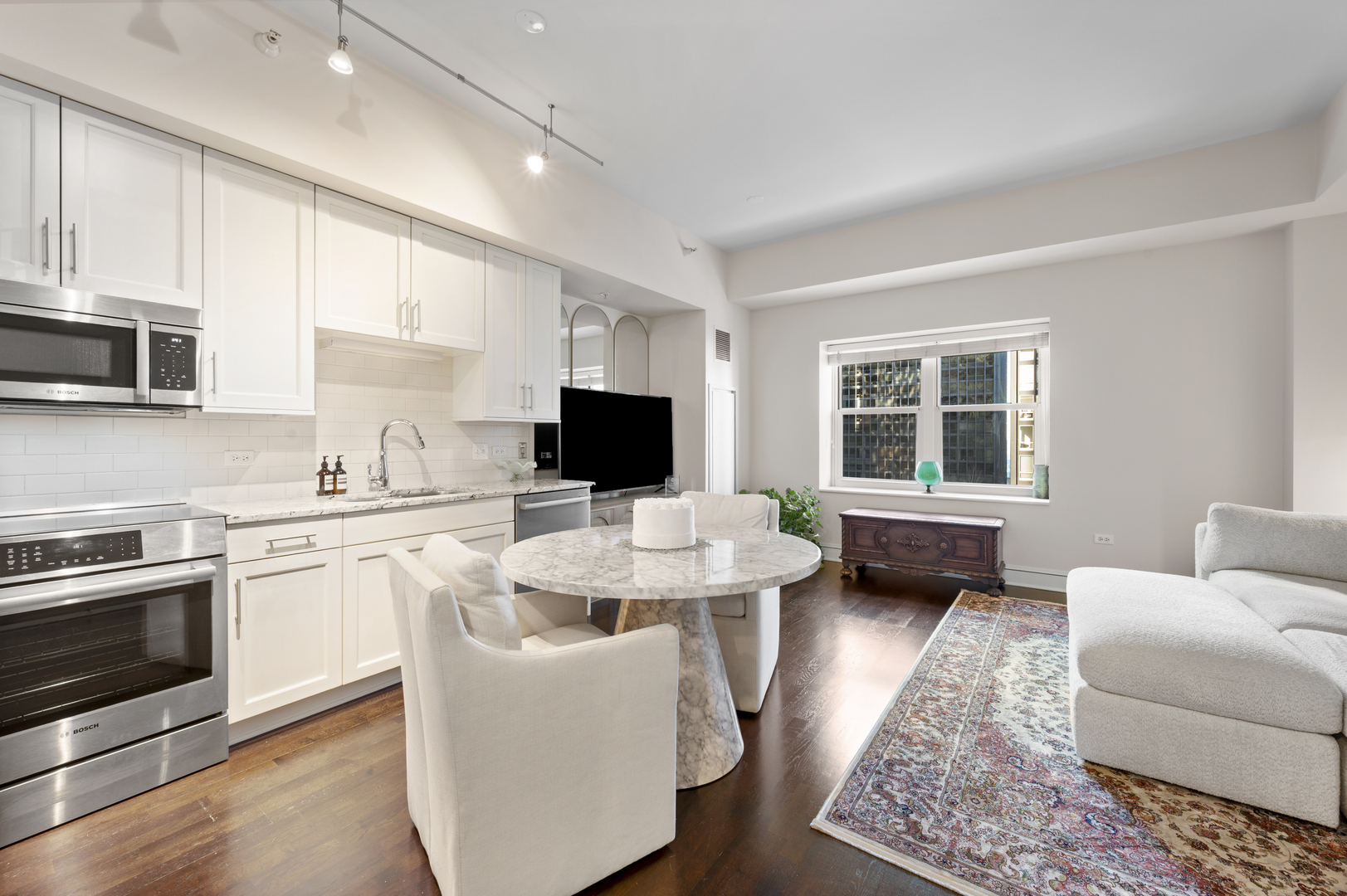 850 N Lake Shore Drive Unit: 612