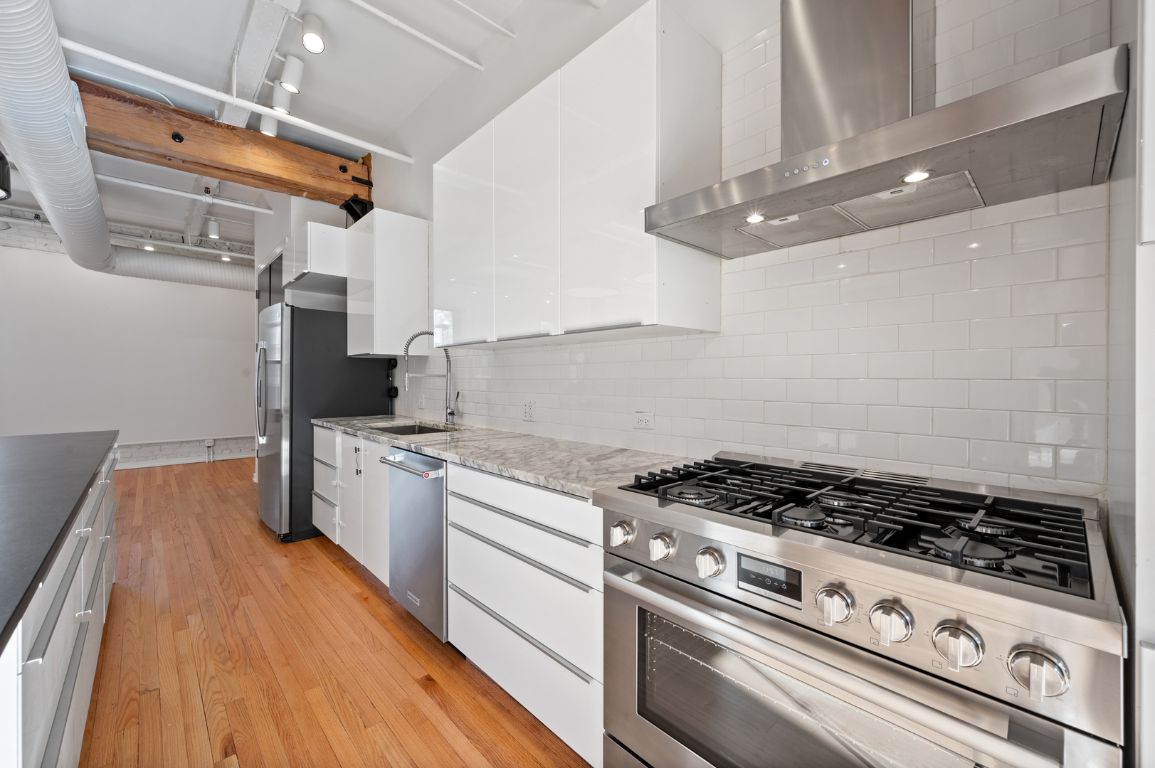 900 W JACKSON Boulevard Unit: 3W