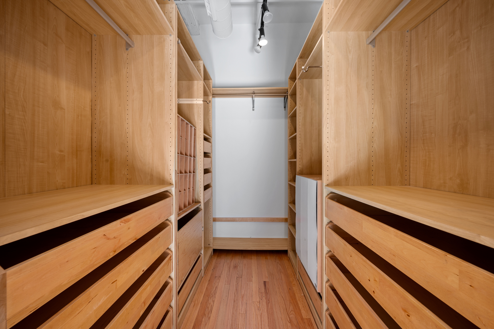 900 W JACKSON Boulevard Unit: 3W