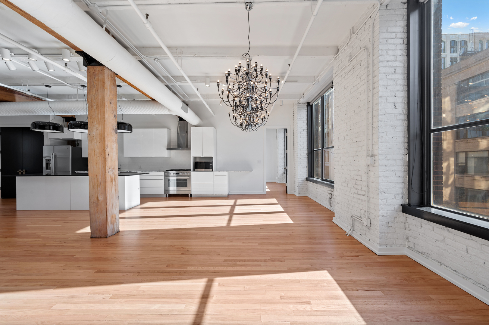 900 W JACKSON Boulevard Unit: 3W