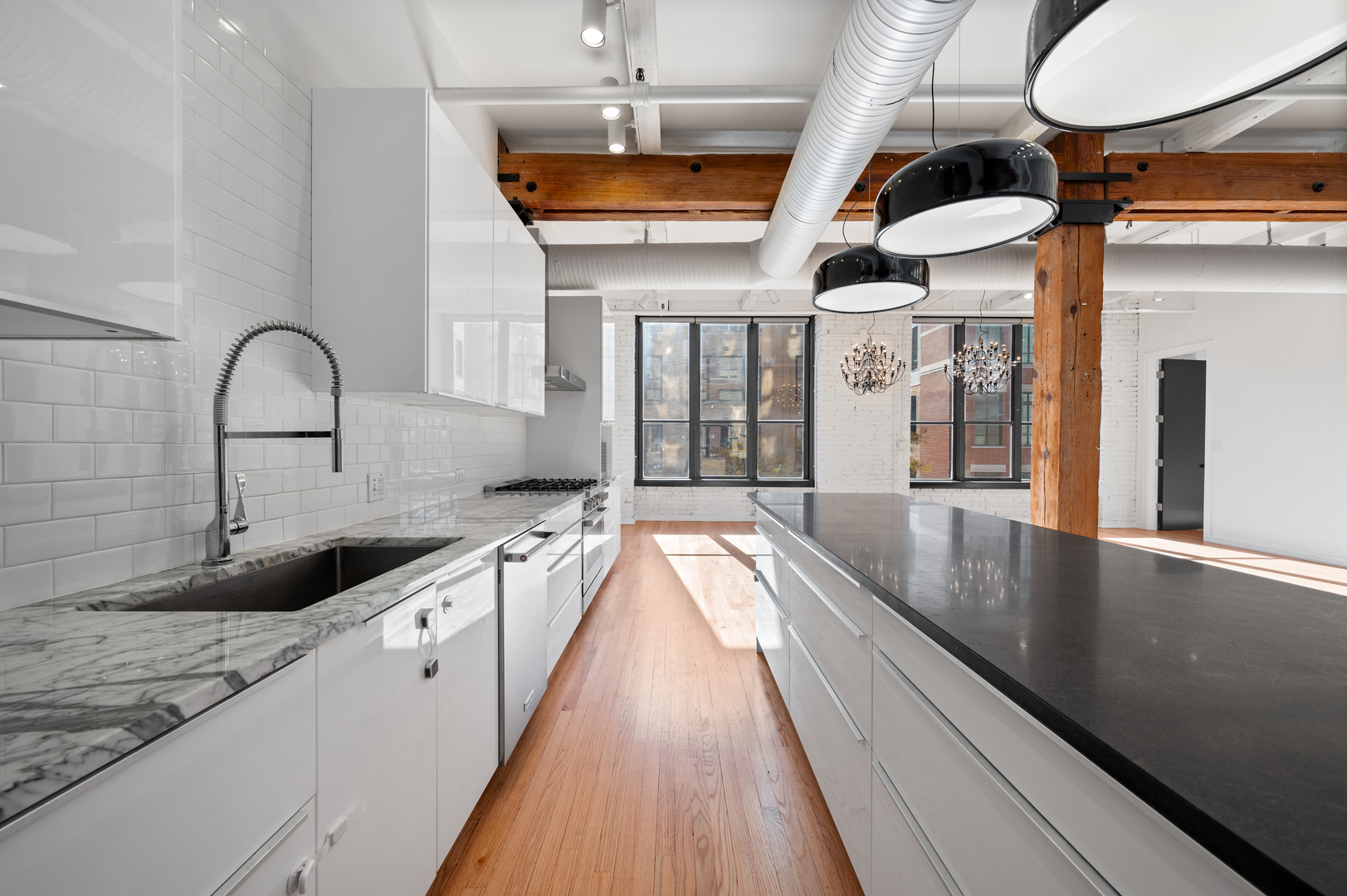 900 W JACKSON Boulevard Unit: 3W