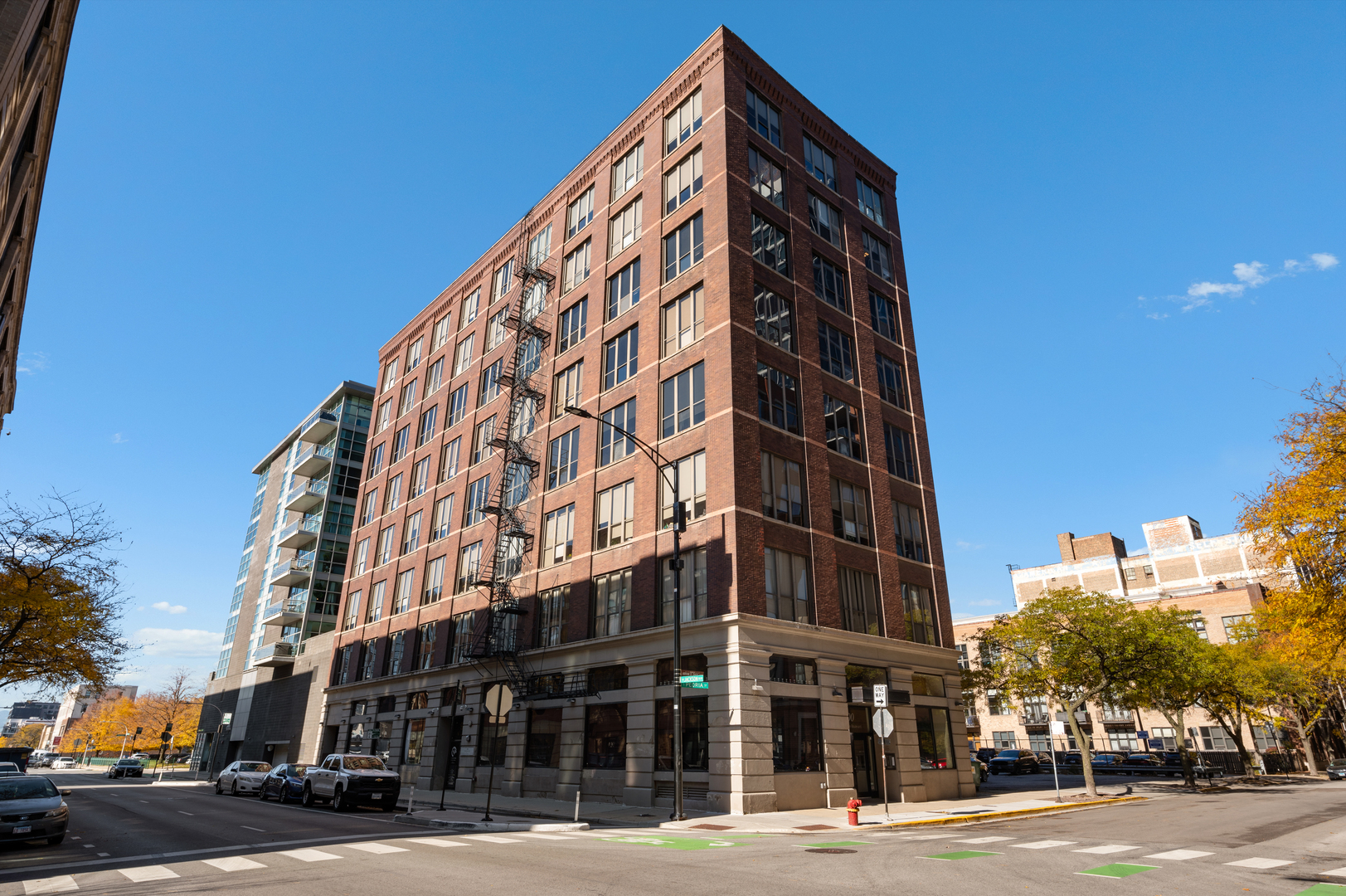 900 W JACKSON Boulevard Unit: 3W