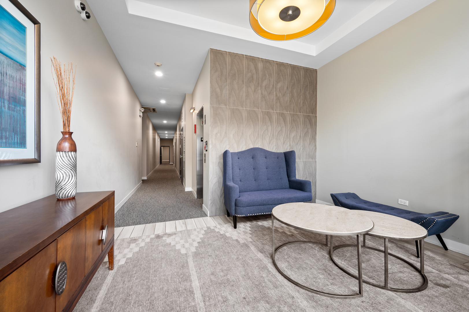 1611 N Hermitage Avenue Unit: 205