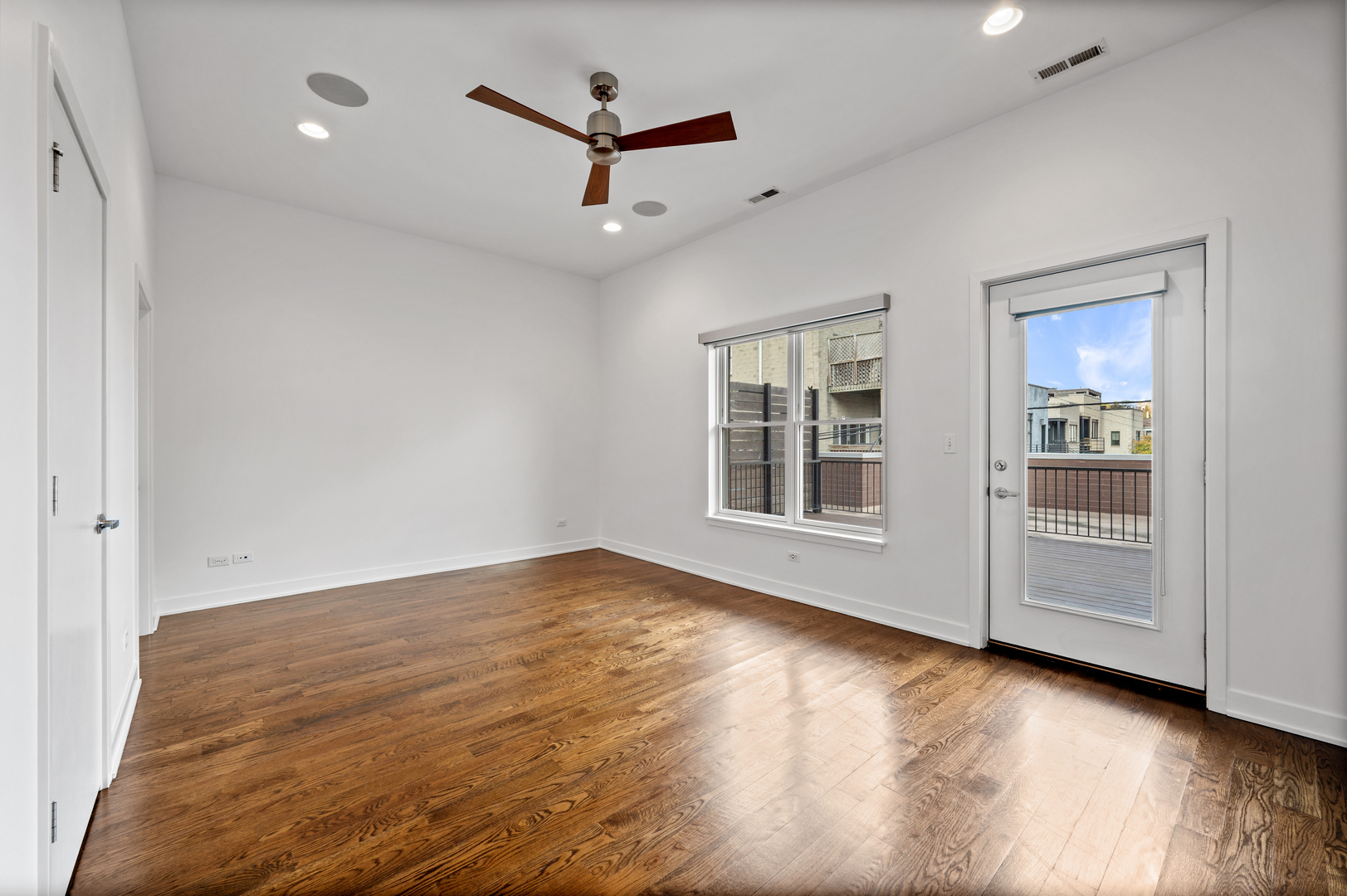 1611 N Hermitage Avenue Unit: 205