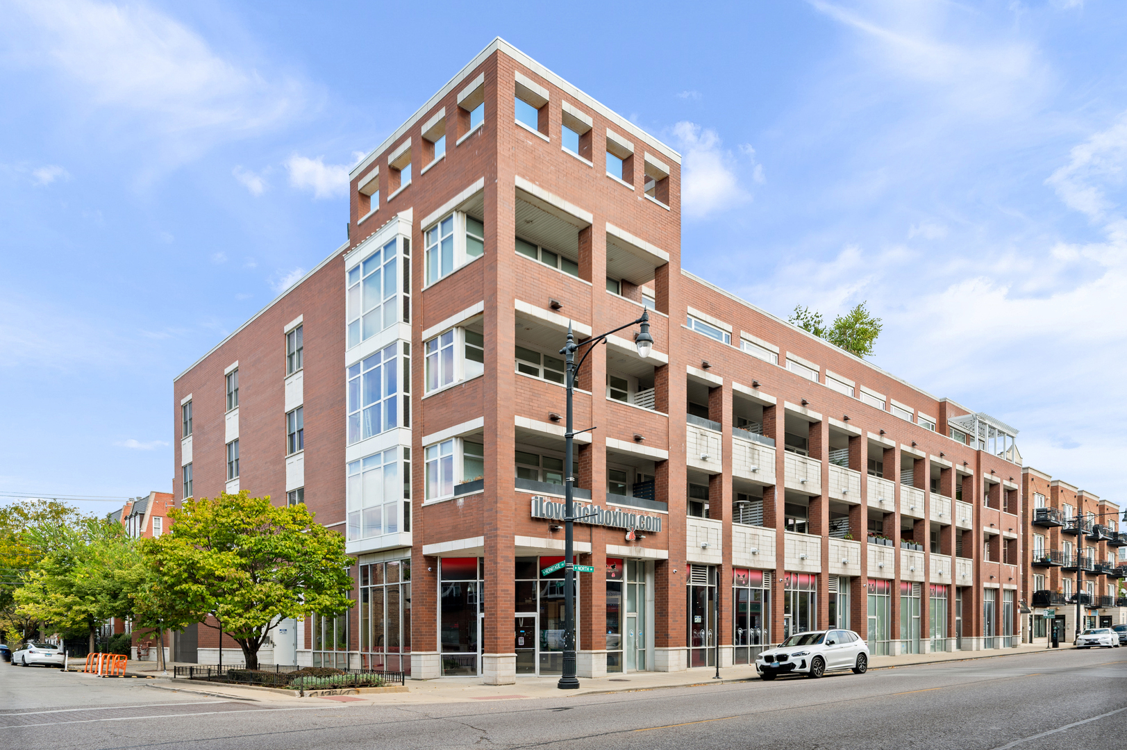 1611 N Hermitage Avenue Unit: 205
