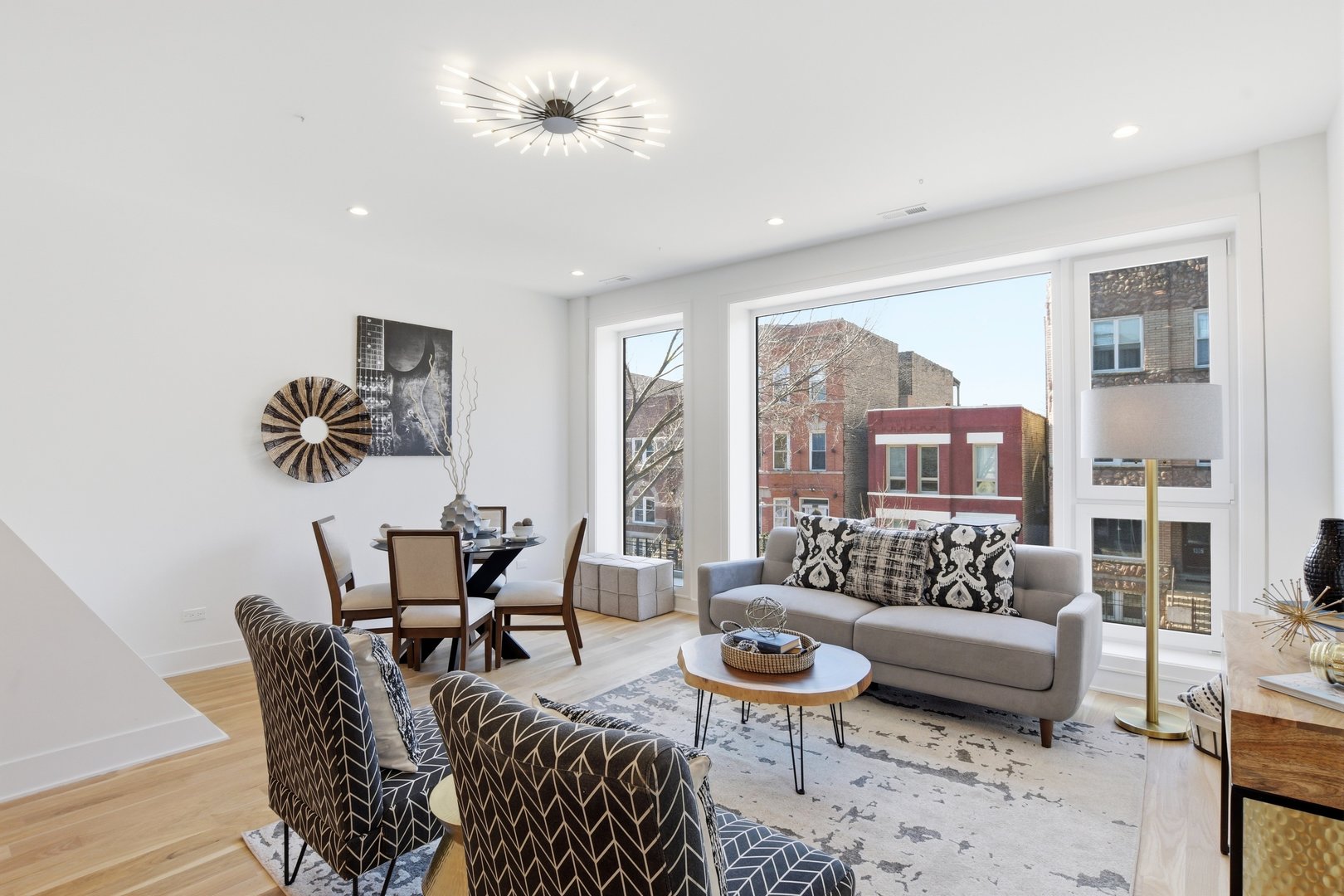 1325 N Artesian Avenue Unit: 2
