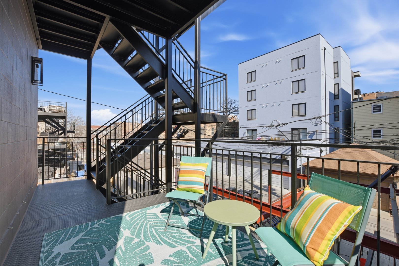 1325 N Artesian Avenue Unit: 2