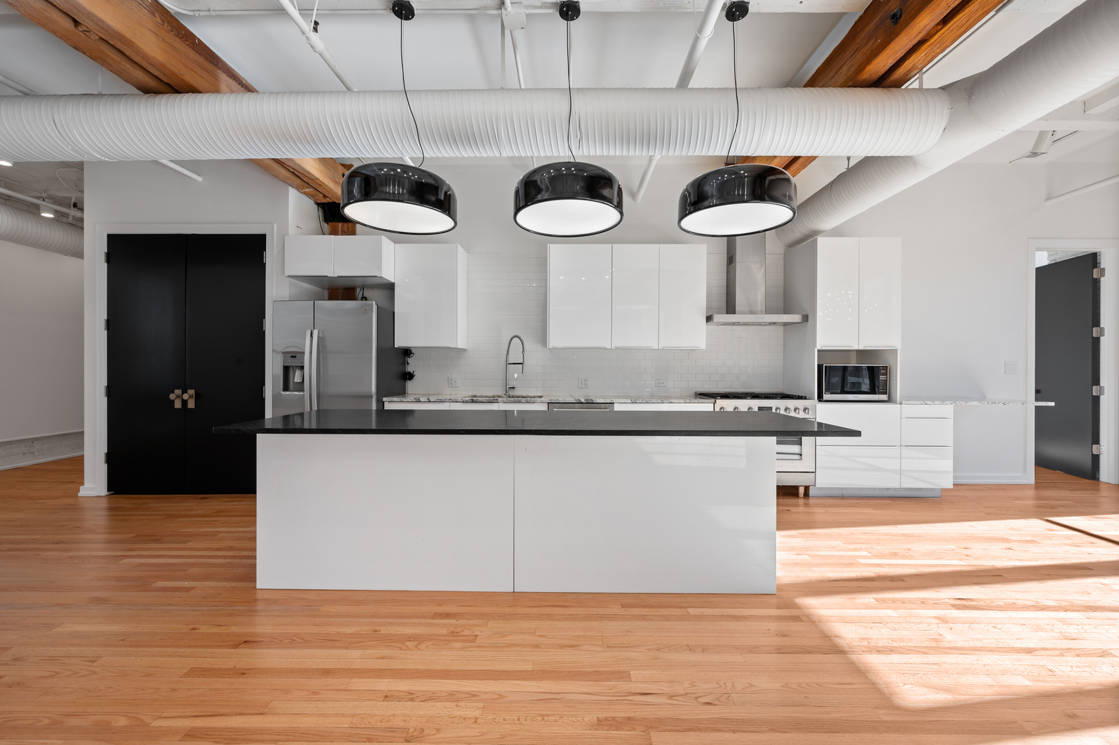 900 W JACKSON Boulevard Unit: 3W