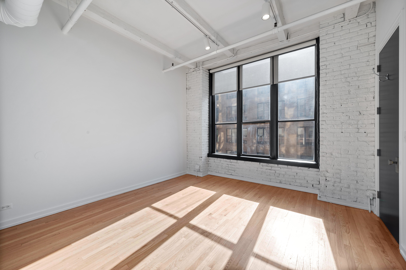 900 W JACKSON Boulevard Unit: 3W