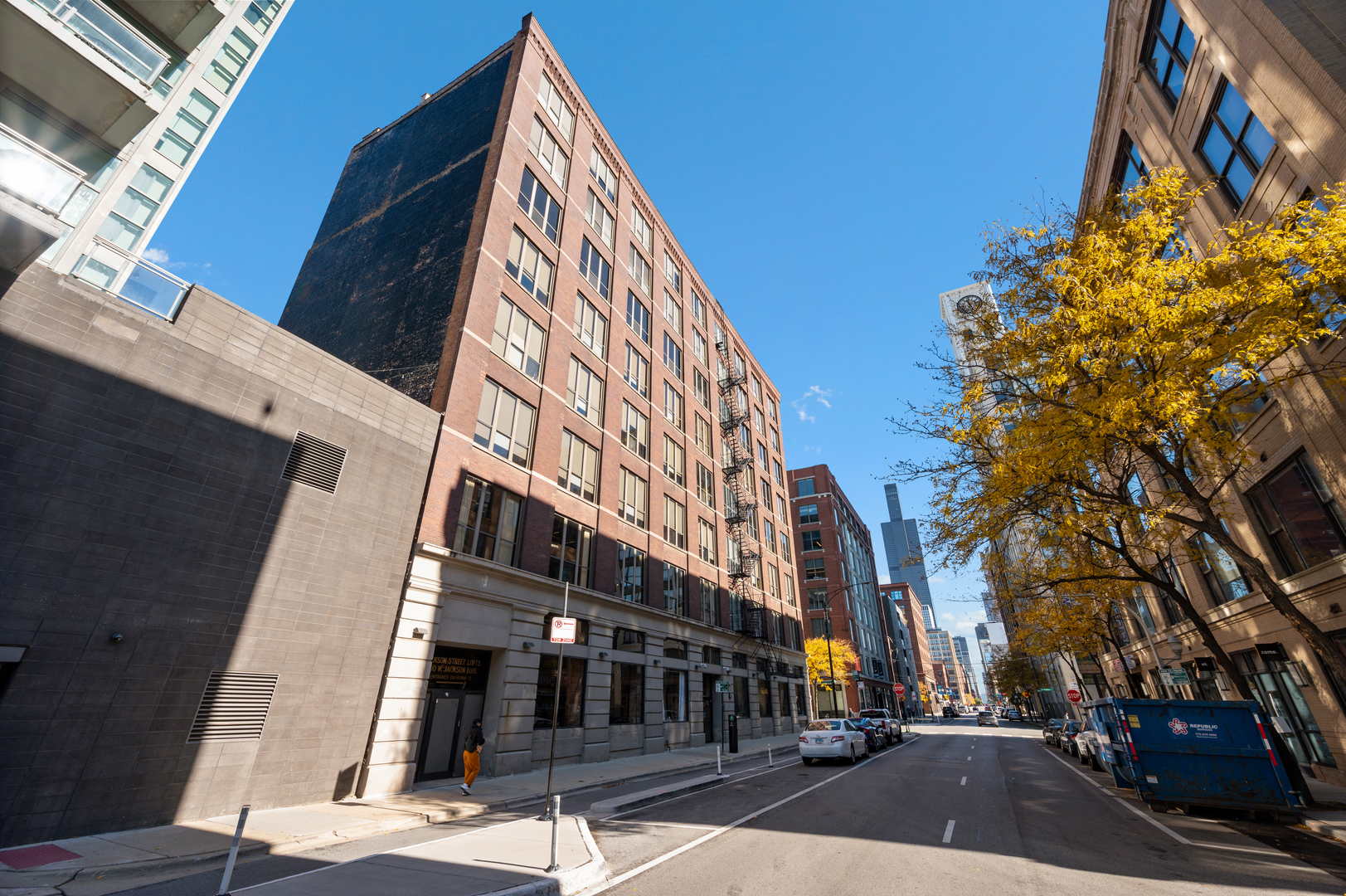 900 W JACKSON Boulevard Unit: 3W