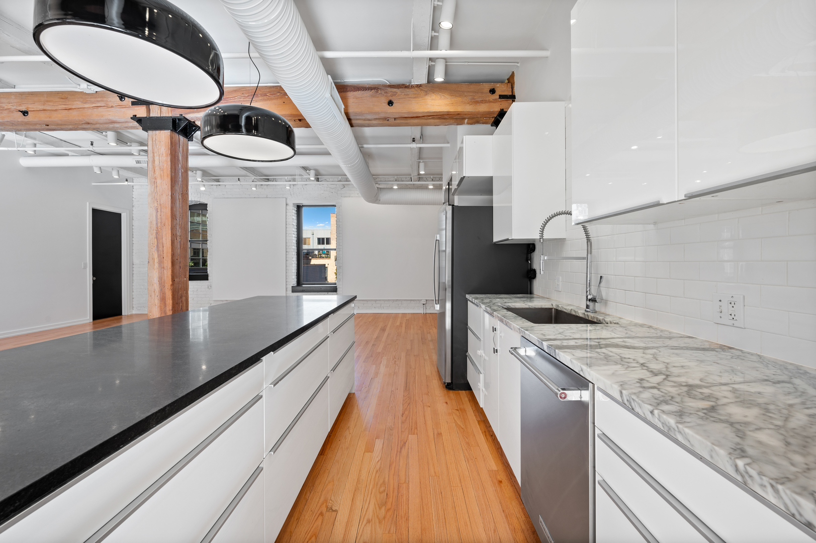 900 W JACKSON Boulevard Unit: 3W