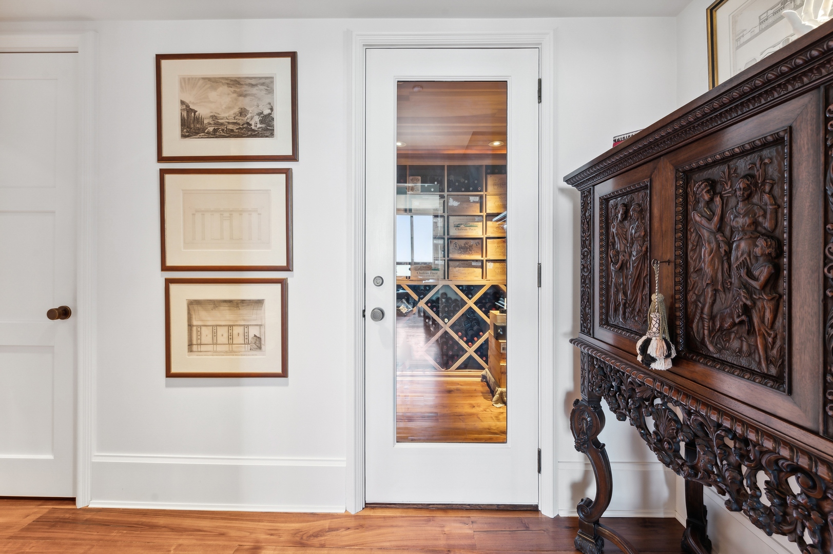 180 E PEARSON Street Unit: 5902