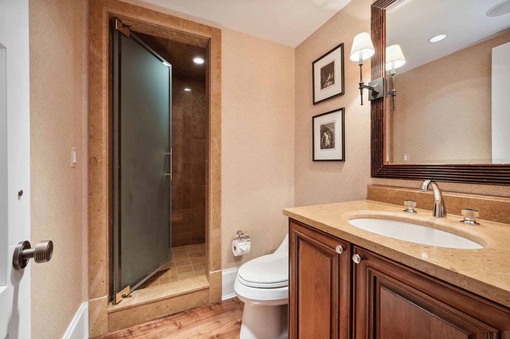 180 E PEARSON Street Unit: 5902